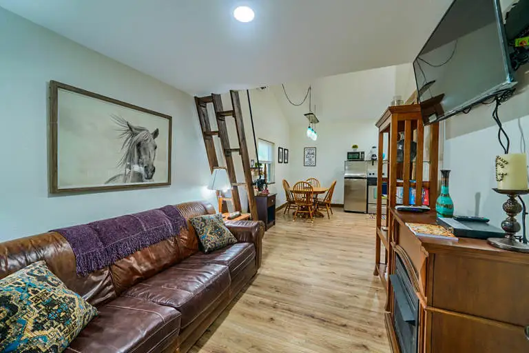 Tree Houses Hocking Hills 1