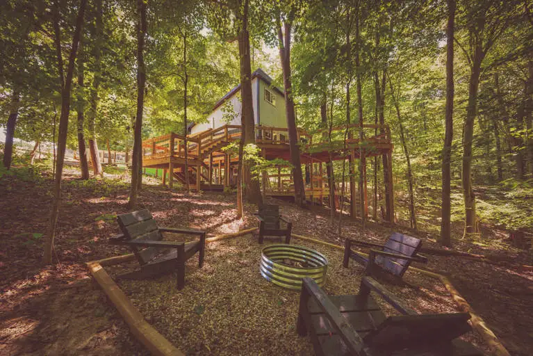 Tree Houses Hocking Hills 8